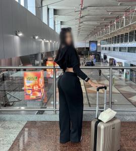 613852278: Chica busca chico en Sevilla