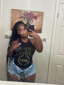 742039942: Chica busca chico en Sevilla
