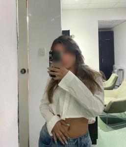 661167209: Chica busca chico en Almería