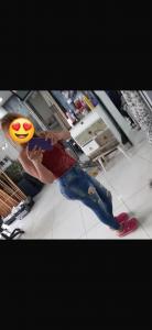 697482863: Chica busca chico en Huelva