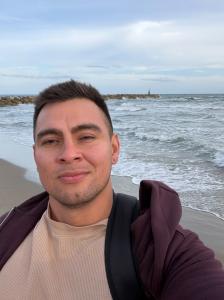 679034217: Chico busca chica en Barcelona