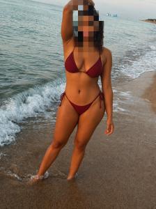 611272079: Chica busca chico en Gerona