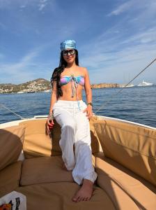605768826: Chica busca chico en Ibiza
