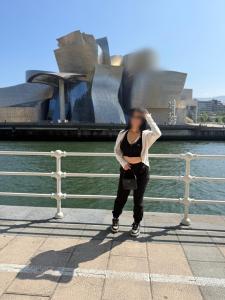 631280870: Chica busca chico en Cantabria