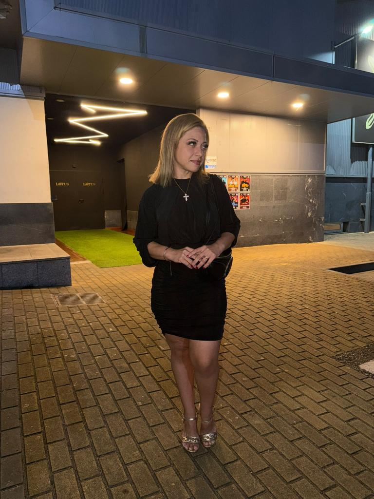 604935613: Chica busca chico en Pontevedra