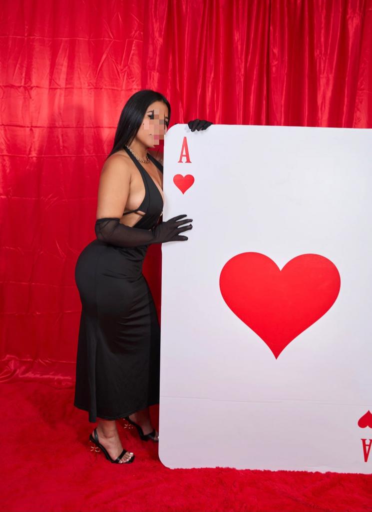 613688280: Chica busca chico en Tenerife
