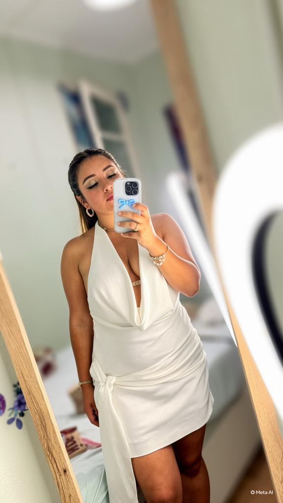 673946360: Chica busca chico en Barcelona