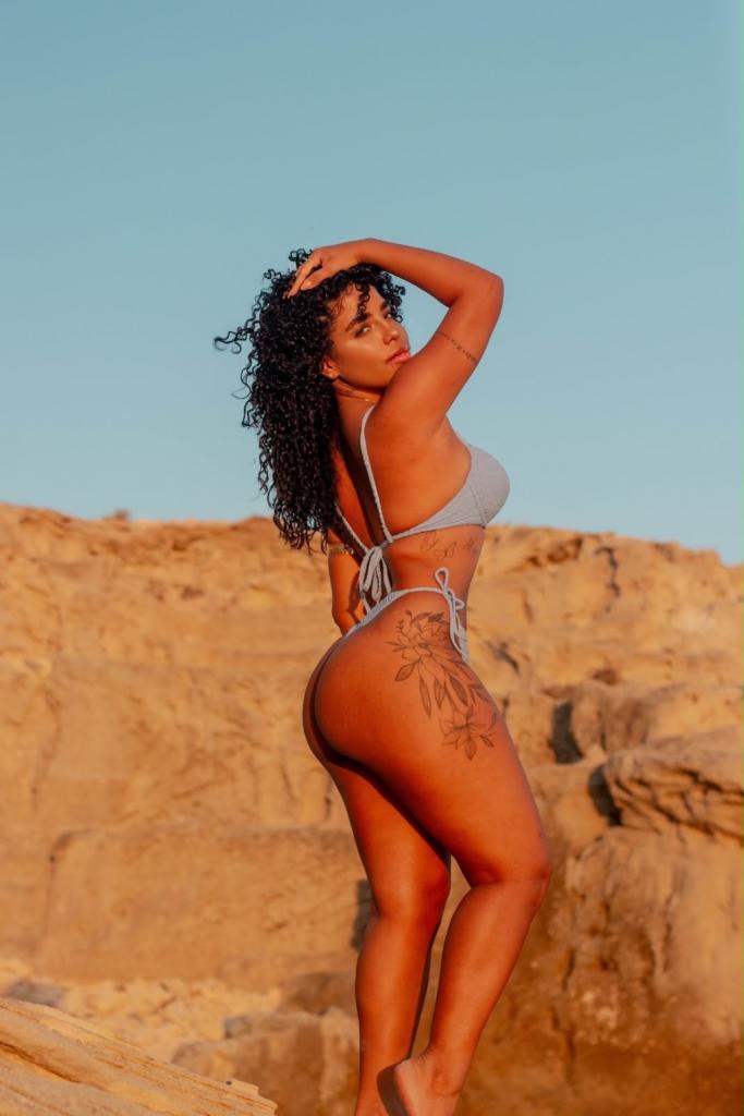 Chica busca chico en Ibiza: 