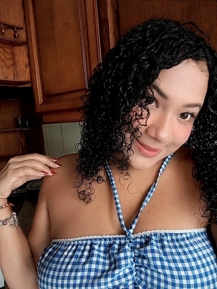 Chica busca chico en Almería: Chica busca chico