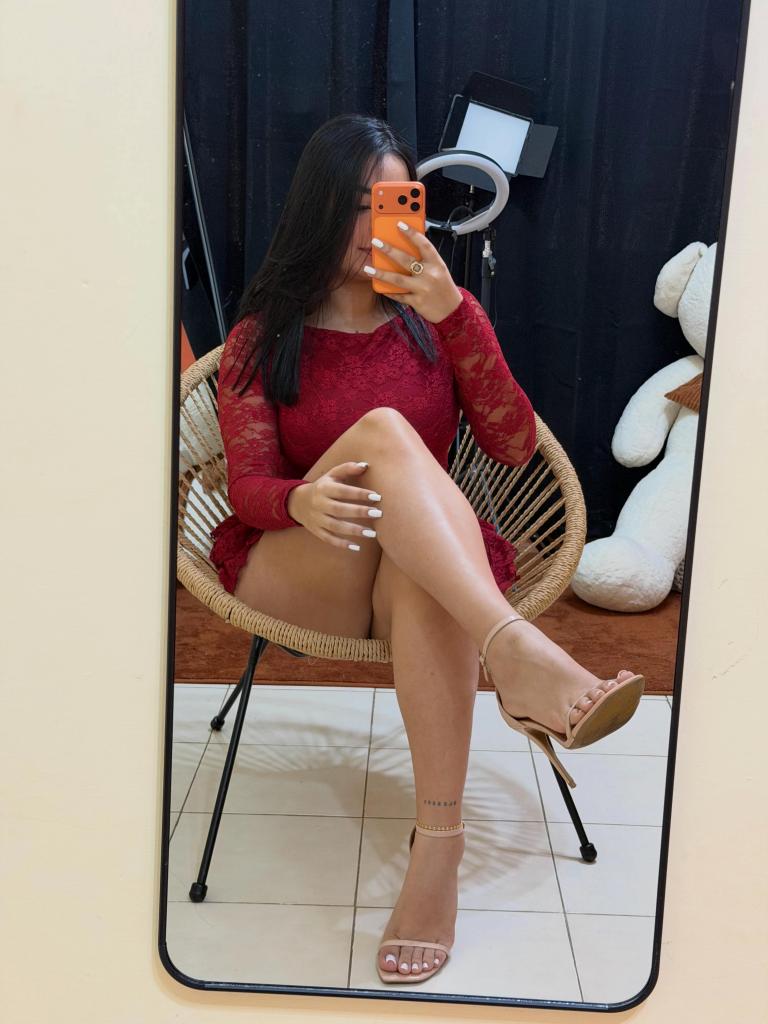 641425398: Chica busca chico en Sevilla