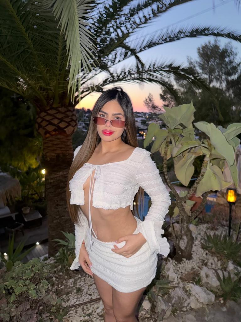 624856411: Chica busca chico en Ibiza
