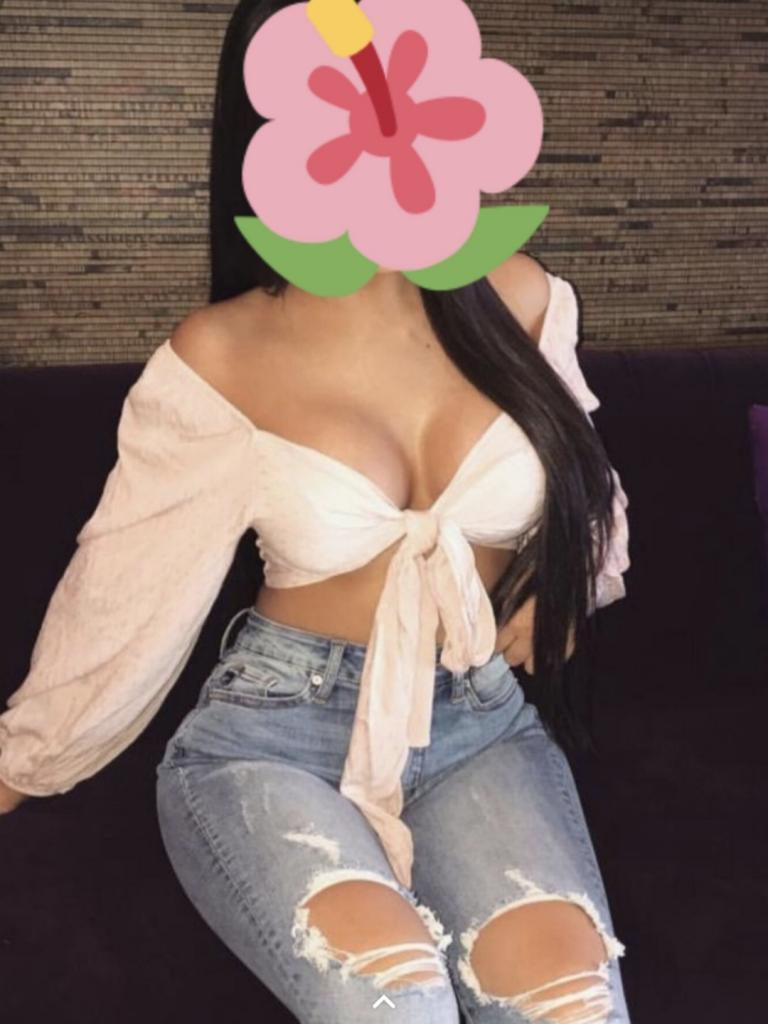 745089224: Chica busca chico en León