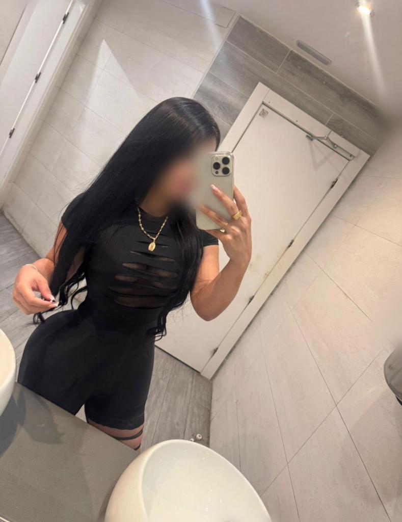 672954595: Chica busca chico en Granada