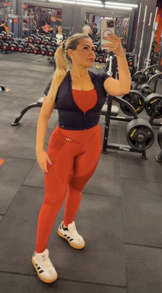 657219699: Chica busca chico en Ibiza