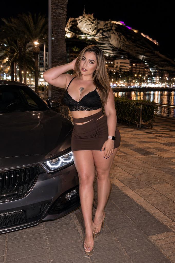 643778301: Chica busca chico en Alicante
