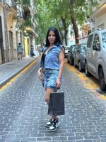 613825303: Chica busca chico en Valencia