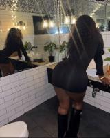 663583978: Chica busca chico en Barcelona