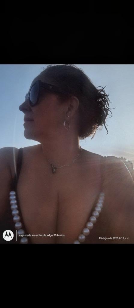 613807725: Chica busca chico en Barcelona
