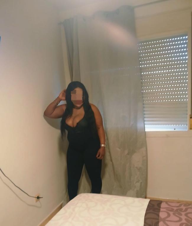 Chica busca chico en Cádiz: 