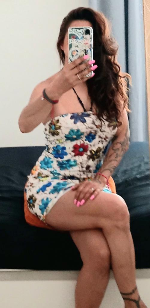 667673051: Chica busca chico en Barcelona