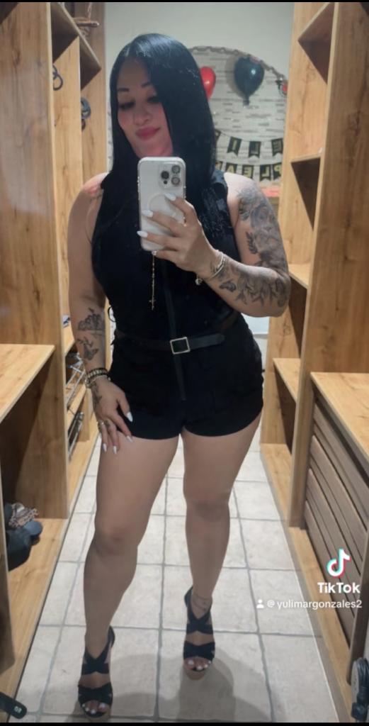 Chica busca chico en Cádiz: 