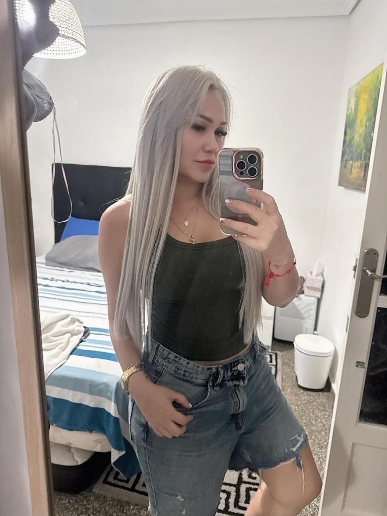 664227088: Chica busca chico en Lérida
