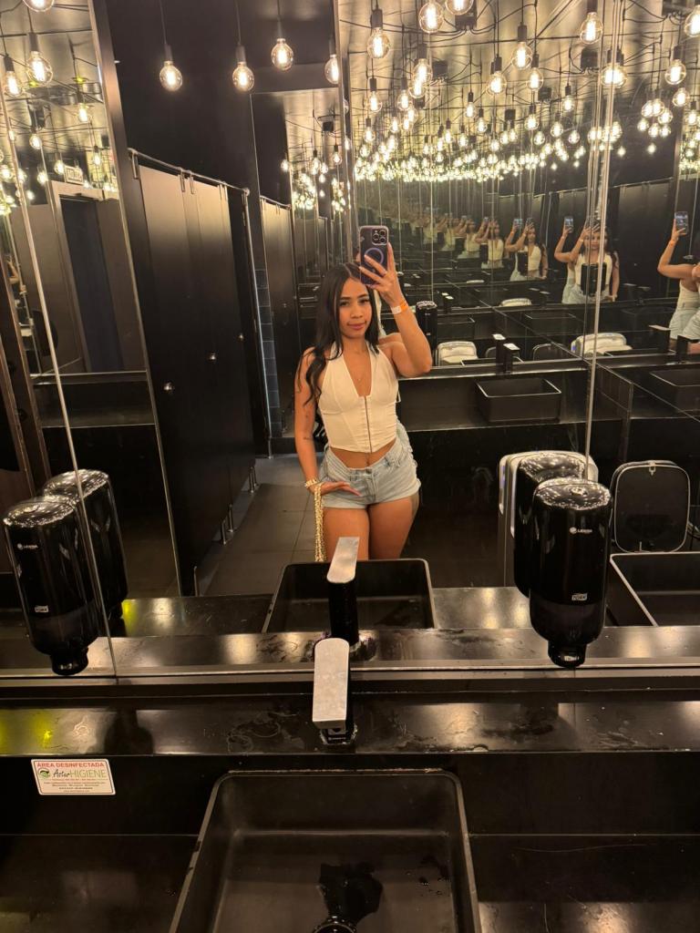 643887854: Chica busca chico en Asturias