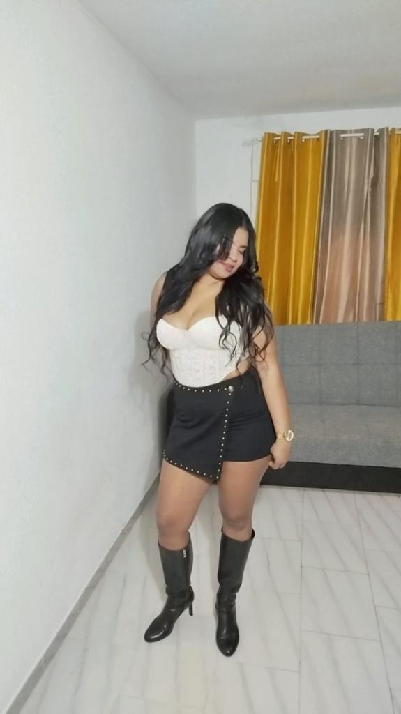 697548845: Chica busca chico en Madrid