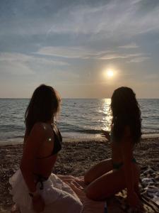 670345616: Chica busca chico en Valencia