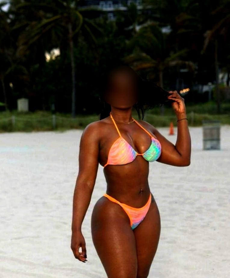 Chica busca chico en Cádiz: 