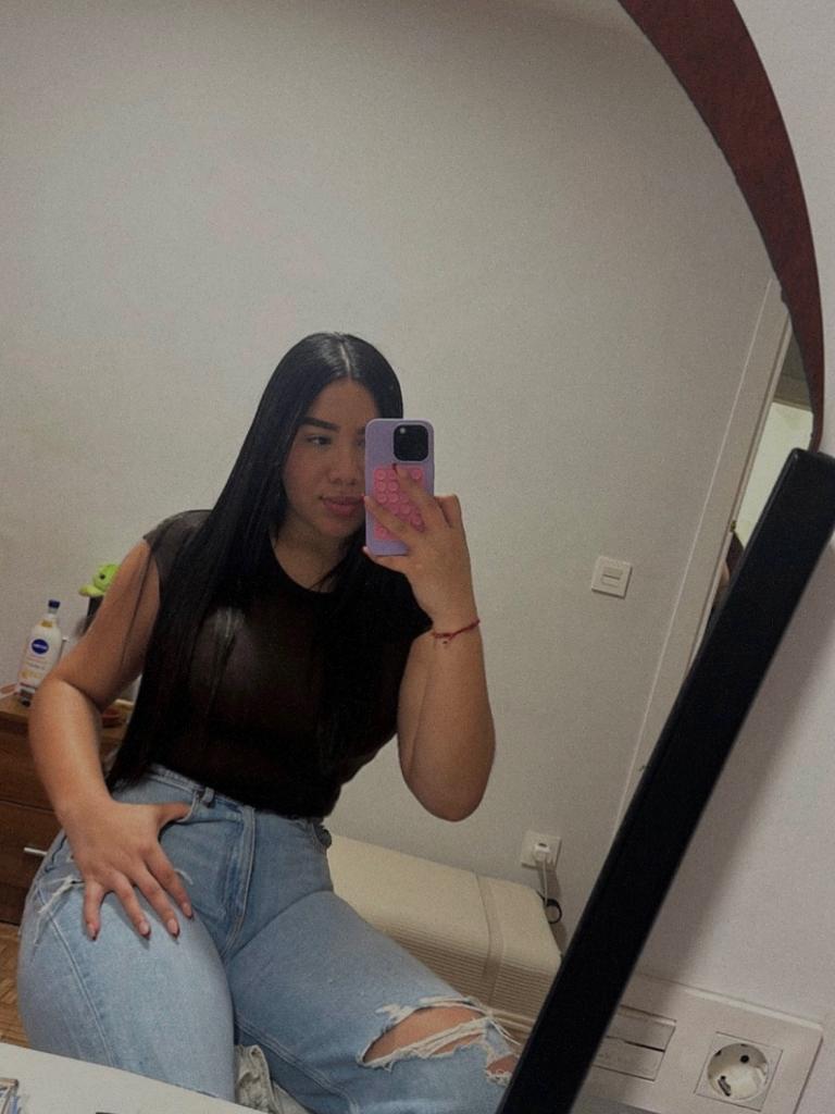 654725292: Chica busca chico en Cádiz