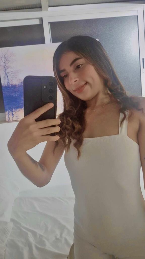641064661: Chica busca chico en Málaga