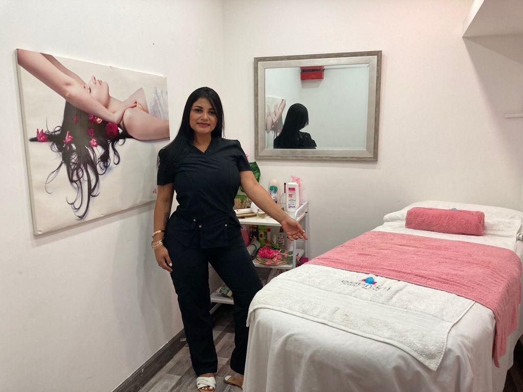 611876735: Chica busca chico en Málaga