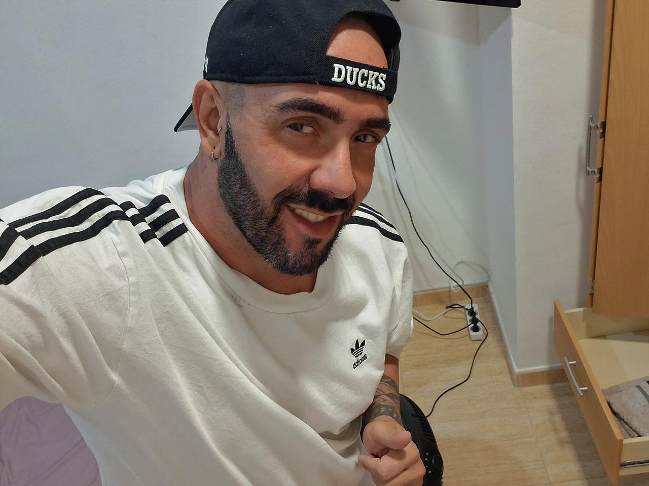 Chico busca chica en Las Palmas: 