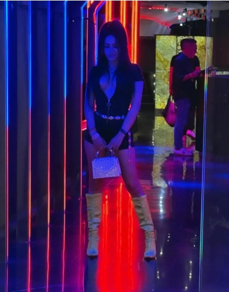 Chica busca chico en Granada: 