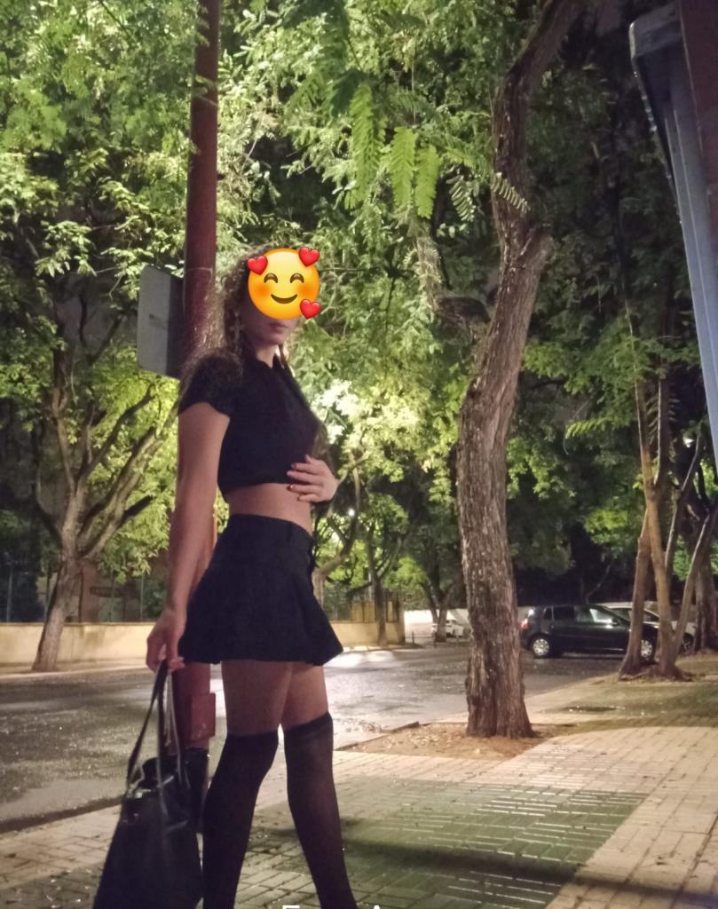 Chico busca chica en Sevilla: 