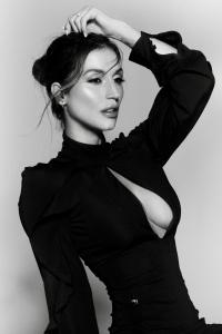 671307195: Chica busca chico en La Coruña