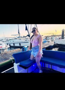 613988254: Chica busca chico en Málaga