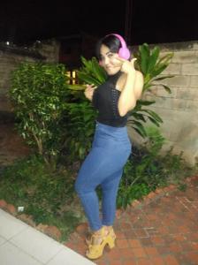 612259980: Chica busca chico en Sevilla