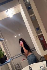 672962231: Chica busca chico en Gerona