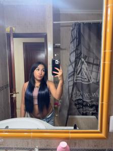 647988449: Chica busca chico en Sevilla