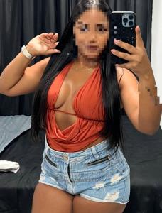 667299856: Chica busca chico en Sevilla