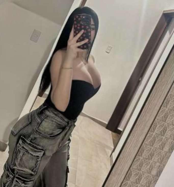 Chica busca chico en Cádiz: 