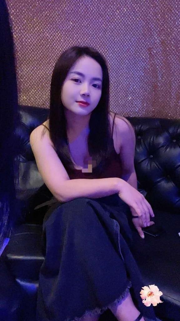 Chica busca chico en Barcelona: Chica busca chico