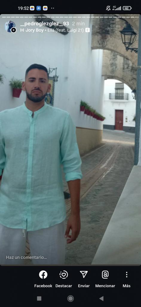 Chico busca chica en Sevilla: 