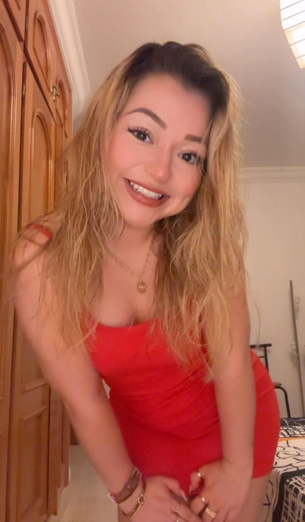 Chica busca chico en Alicante: Chica busca chico