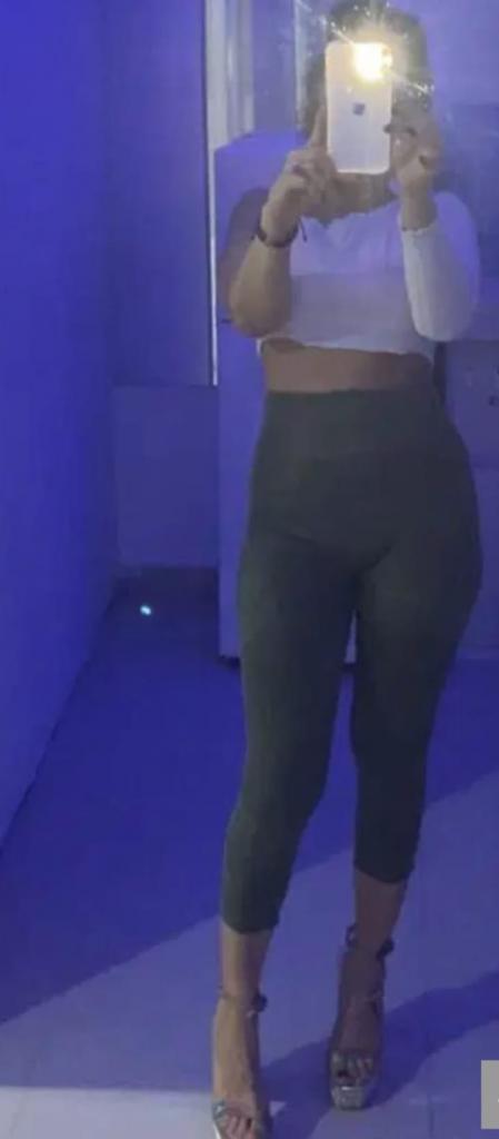 692328037: Chica busca chico en Zaragoza