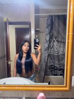 647988449: Chica busca chico en Sevilla