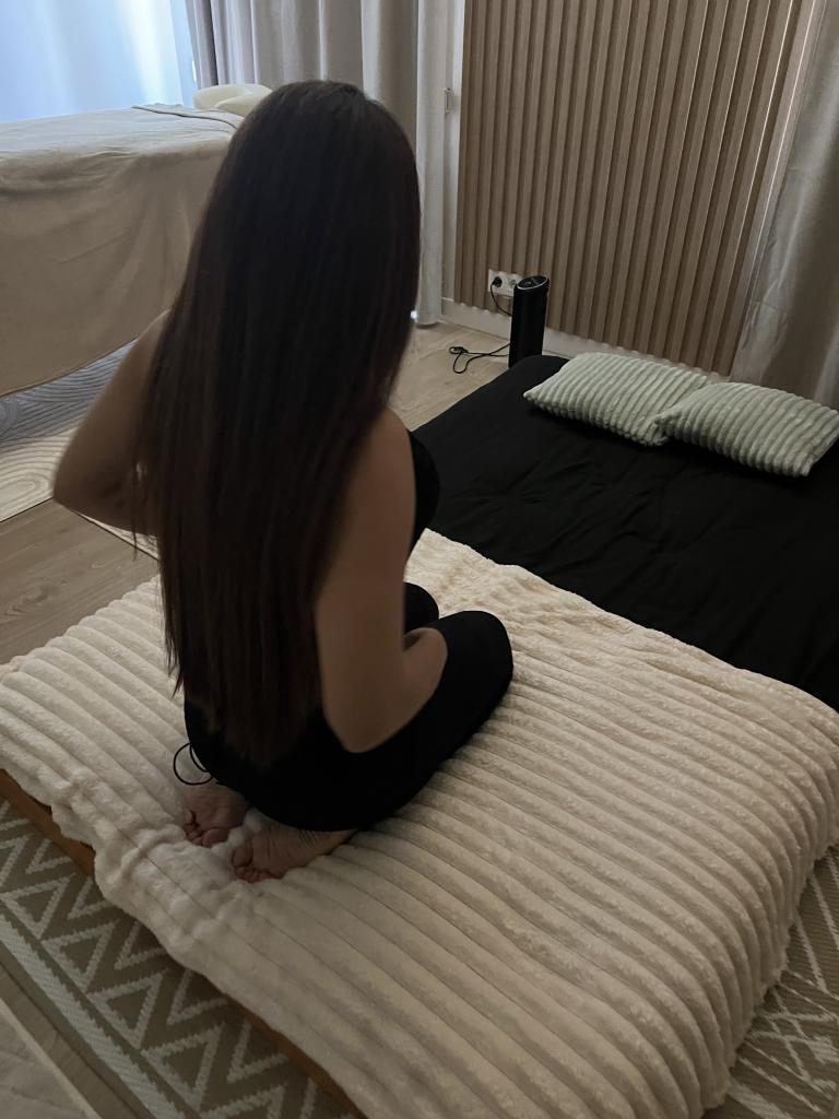 613584046: Chica busca chico en Cantabria