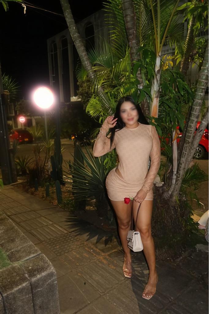 Chica busca chico en Ibiza: 